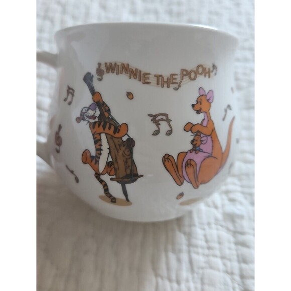RARE  Winnie The Pooh And Gang Disneyland Tokyo Mug - Picture 2 of 6